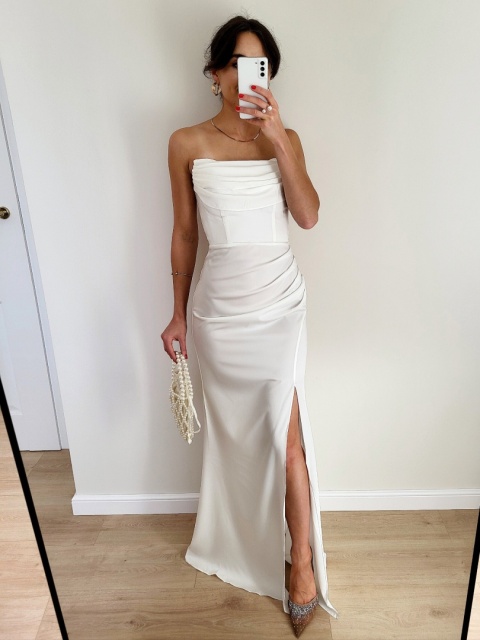 Marie gorsetowa suknia ślubna o prostym kroju z delikatnym rozcięciem