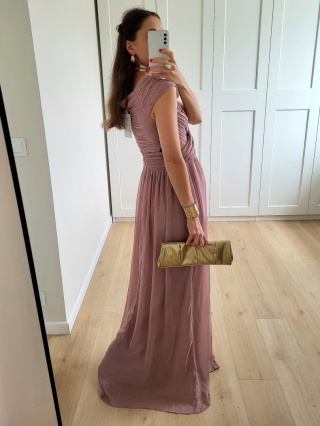 Różowa długa sukienka pudrowy róż