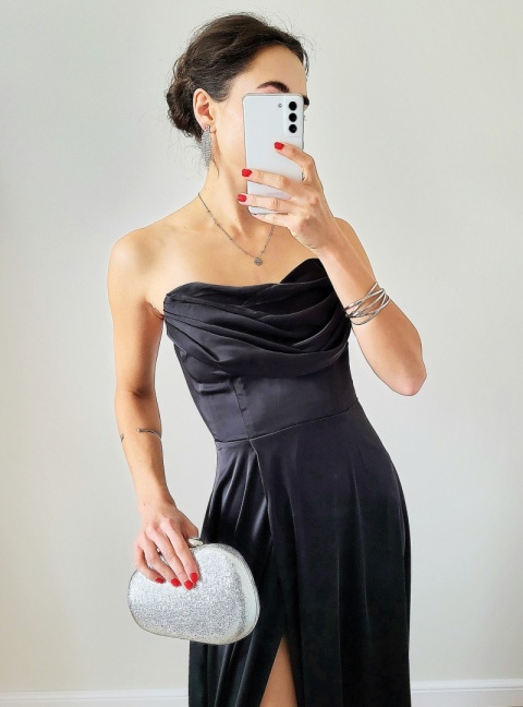 Satini czarna długa sukienka z gorsetem rozkloszowana