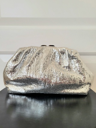 Srebrna błyszcząca torebka Moonlight