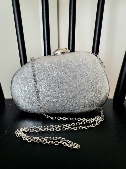 Srebrna torebka kopertówka Silver Glow